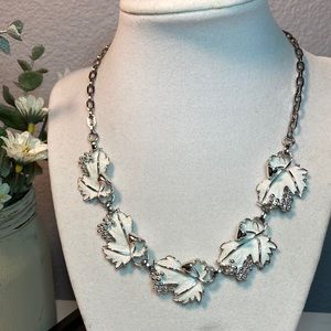 Sarah Coventry 1959 Whispering Leaves white enamel & silver tone grape necklace